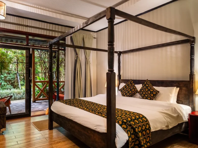 Four-poster bedroom at Tiloreza Volcanoes Ecolodge